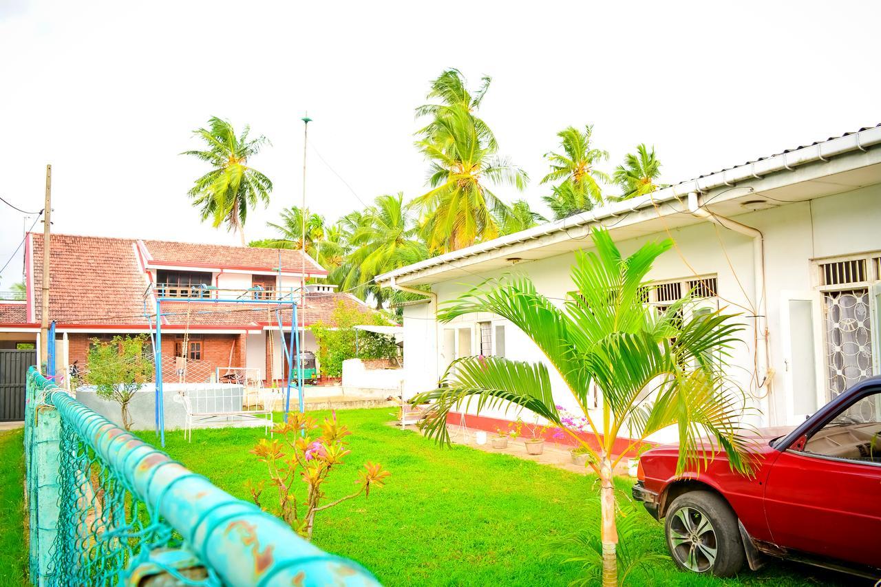 Aeroform Homestay Negombo Bagian luar foto