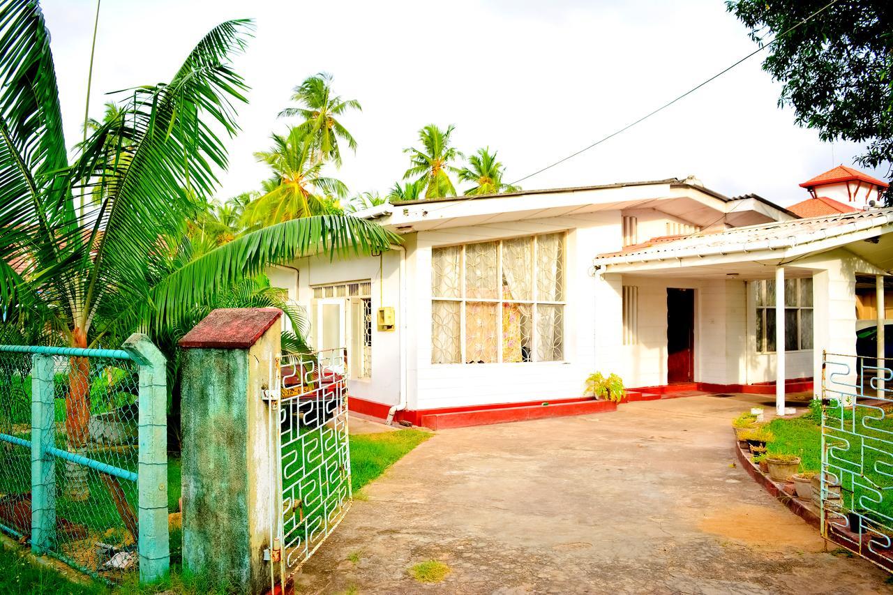 Aeroform Homestay Negombo Bagian luar foto