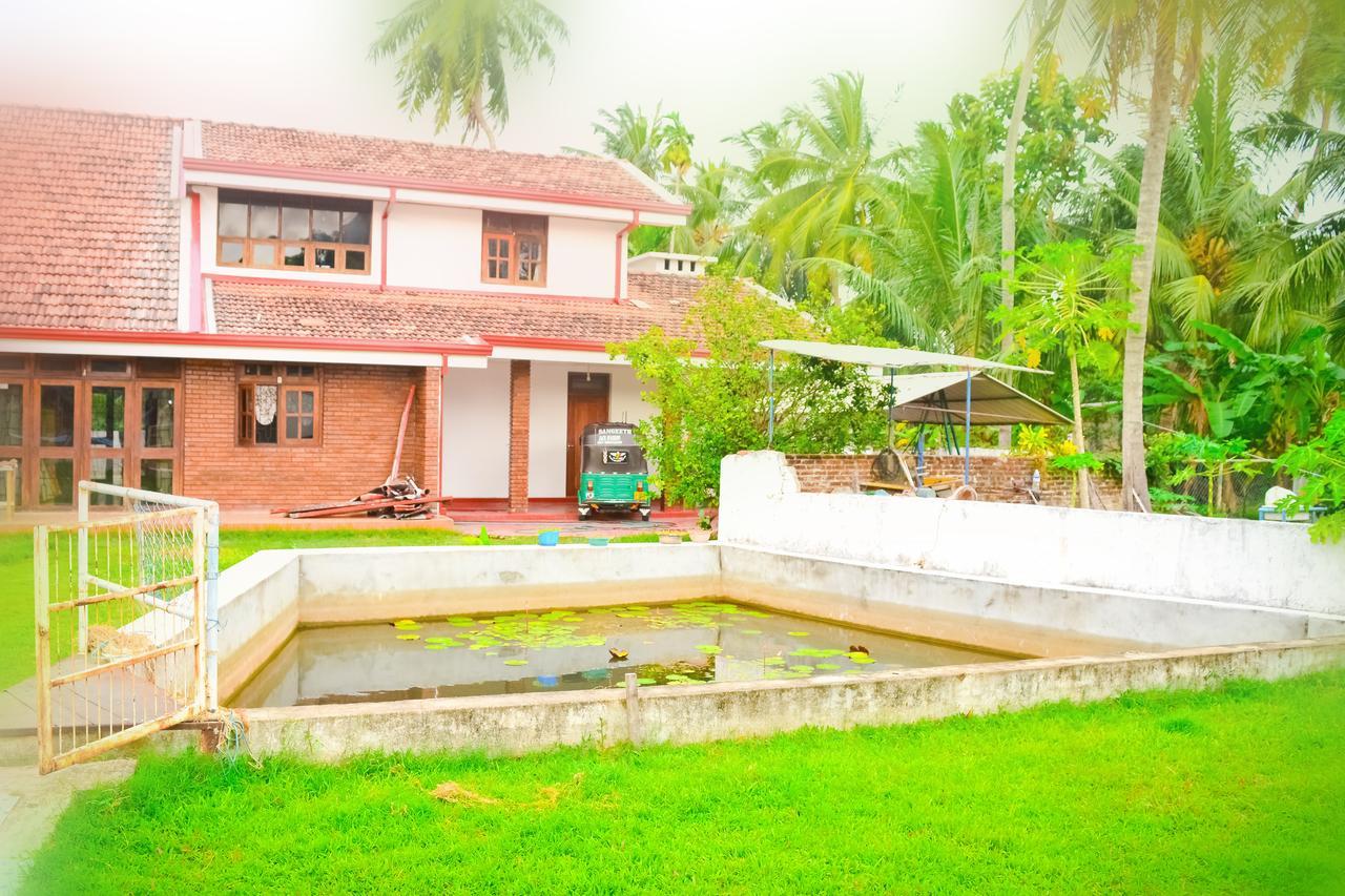 Aeroform Homestay Negombo Bagian luar foto