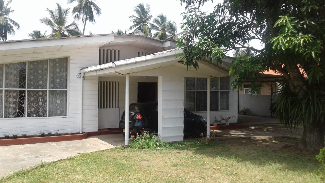 Aeroform Homestay Negombo Bagian luar foto