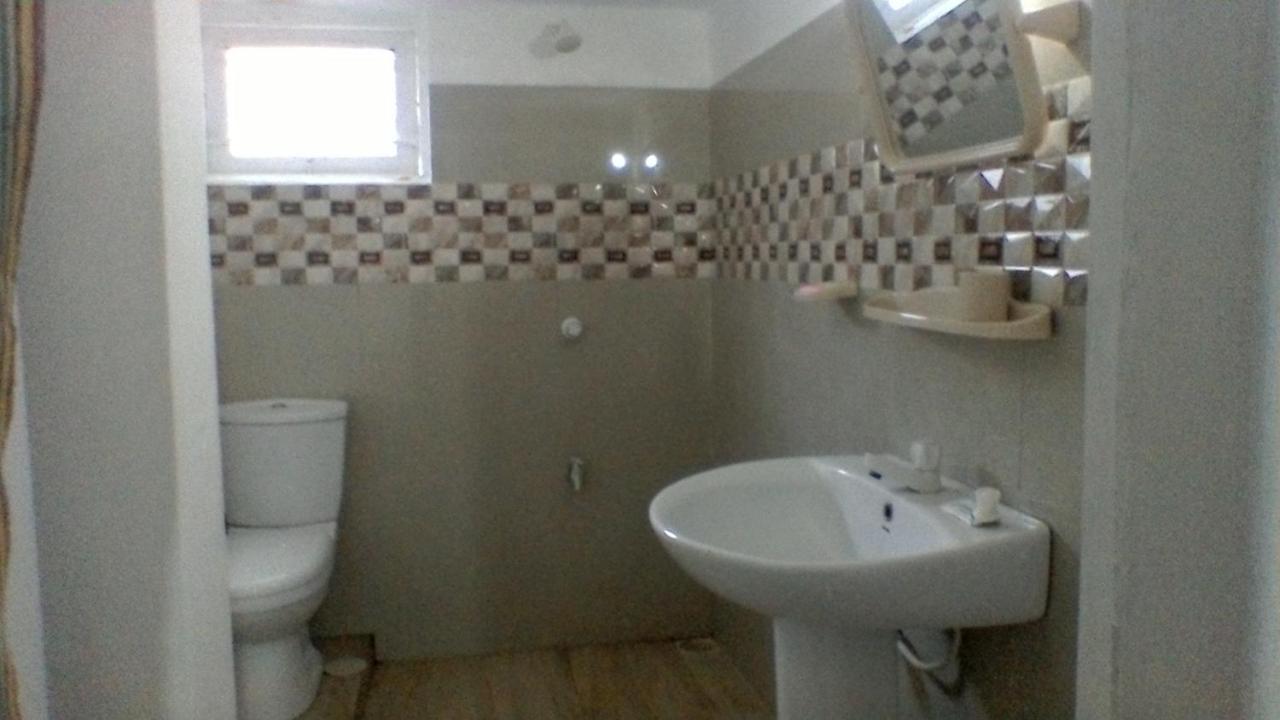 Aeroform Homestay Negombo Bagian luar foto