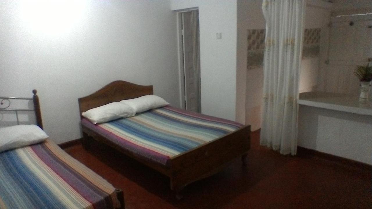 Aeroform Homestay Negombo Bagian luar foto