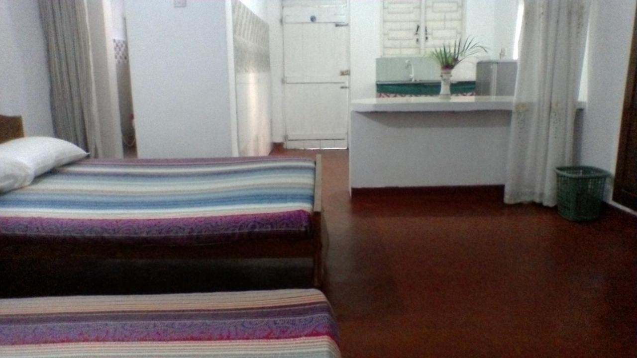 Aeroform Homestay Negombo Bagian luar foto